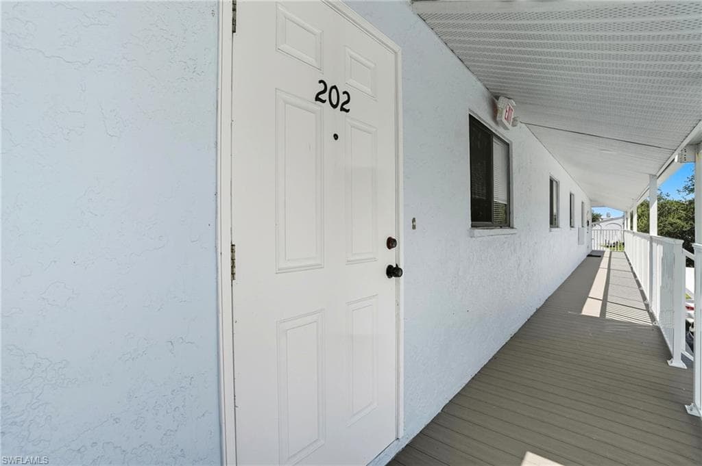 1203 SW 48th TER 202-5