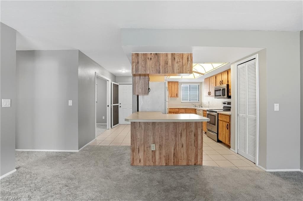 1203 SW 48th TER 202-11
