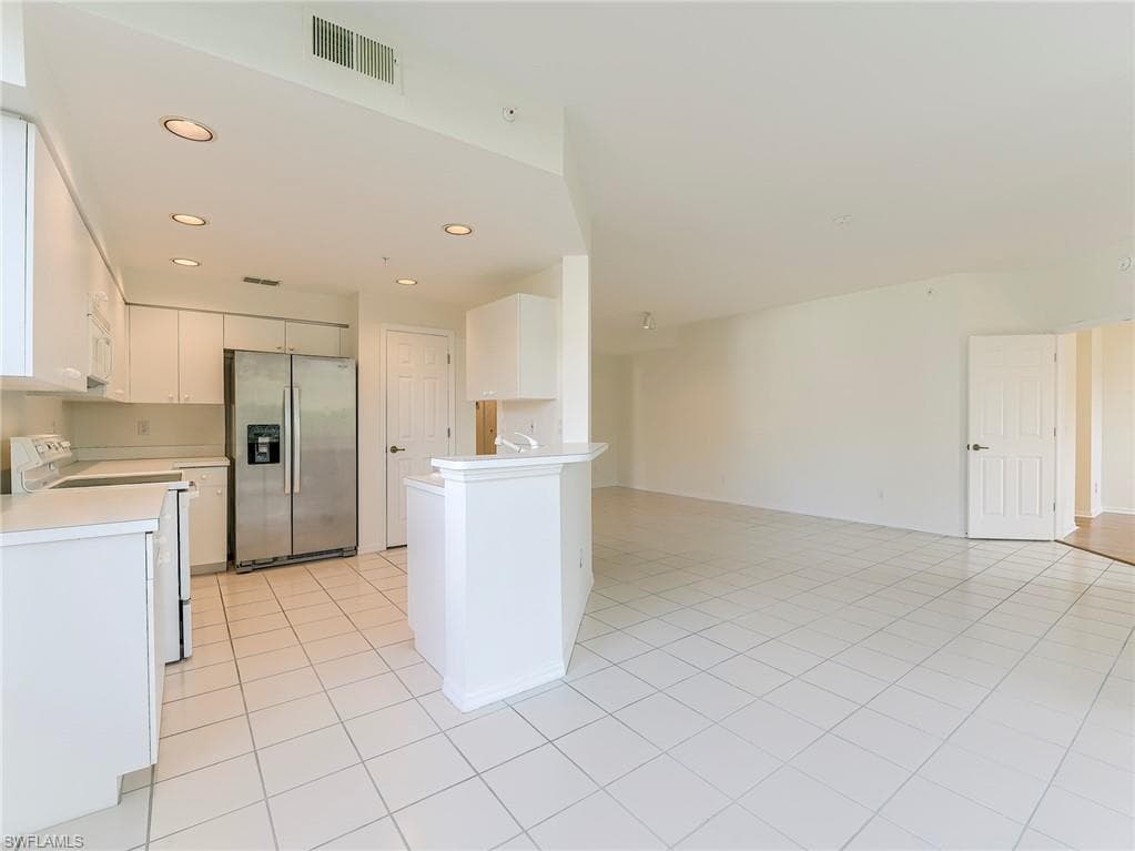 25203 Pelican Creek CIR 102-7