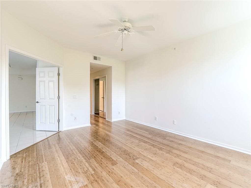 25203 Pelican Creek CIR 102-19