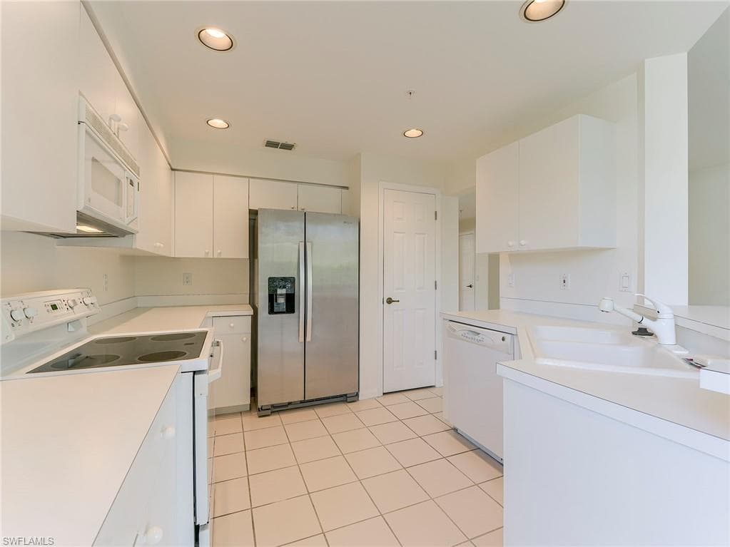 25203 Pelican Creek CIR 102-8