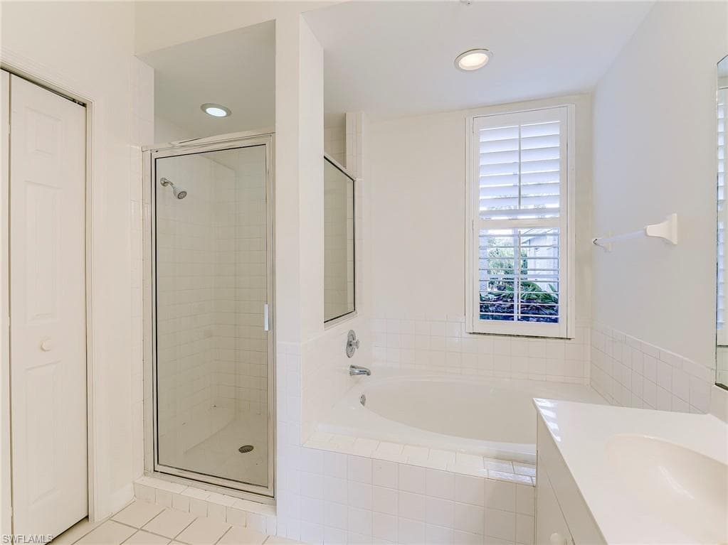 25203 Pelican Creek CIR 102-21