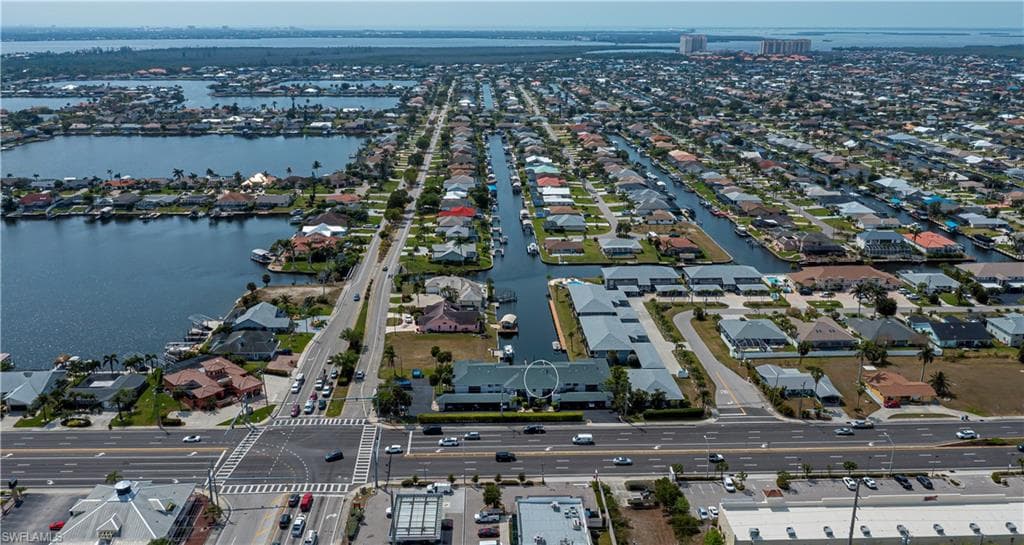 808 Cape Coral PKWY W 204-16