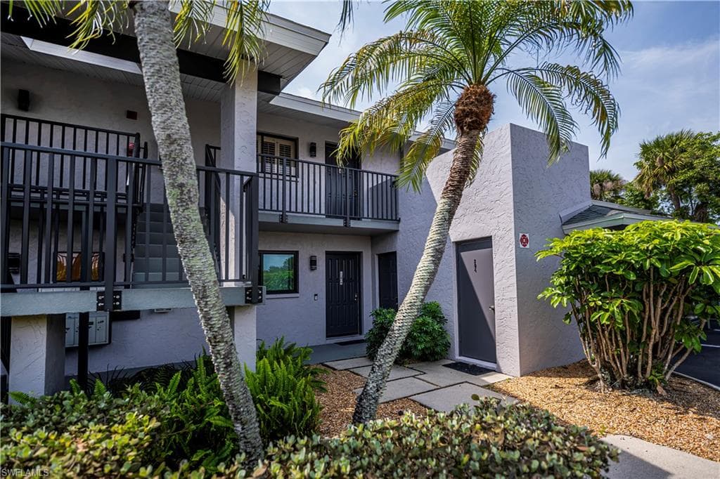 808 Cape Coral PKWY W 204-1
