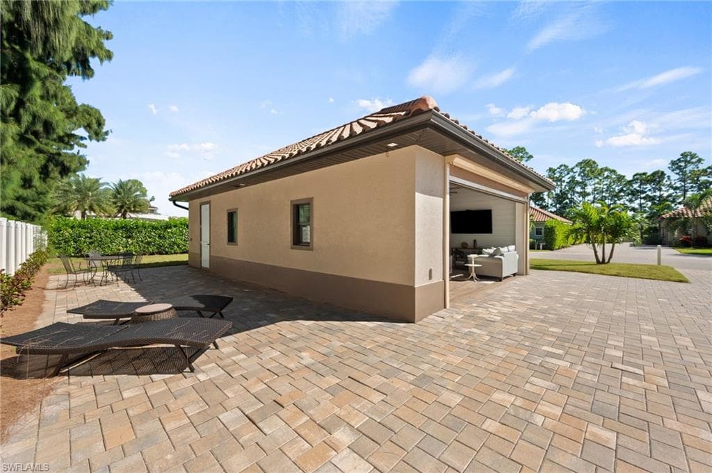 13172 Golden Palms CIR-22