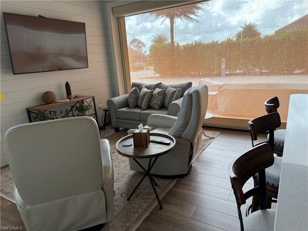 13172 Golden Palms CIR-14