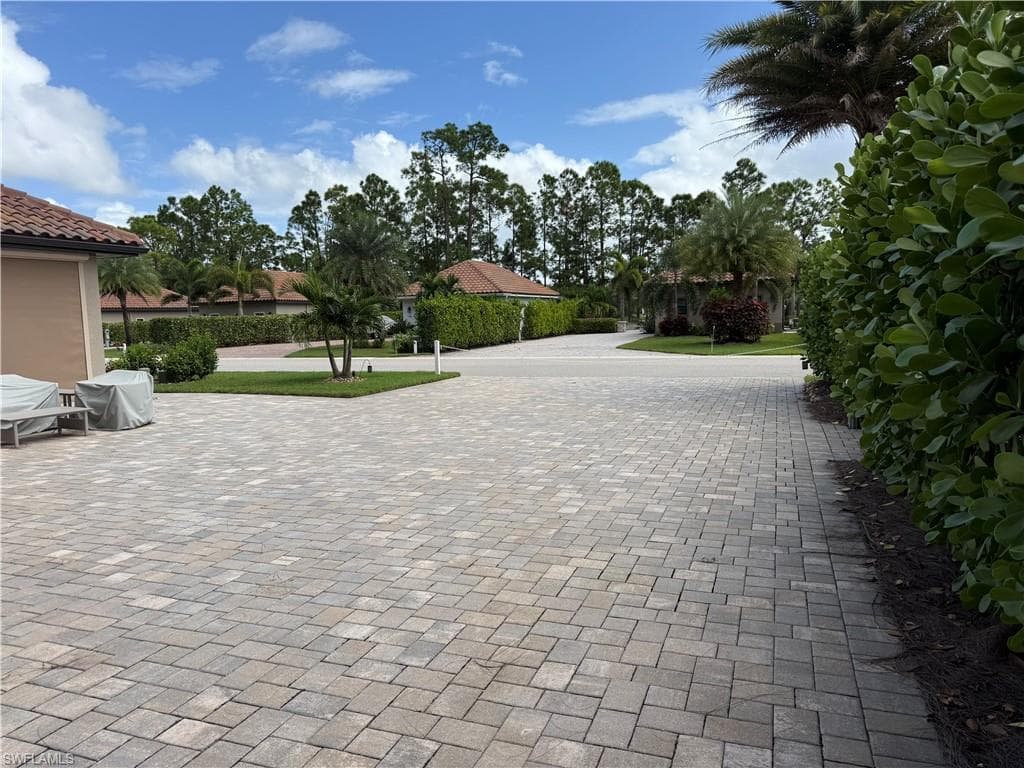 13172 Golden Palms CIR-15