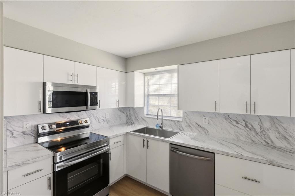 3325 Airport RD N S8-9
