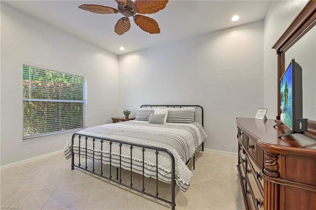 300 Wentworth CT-17