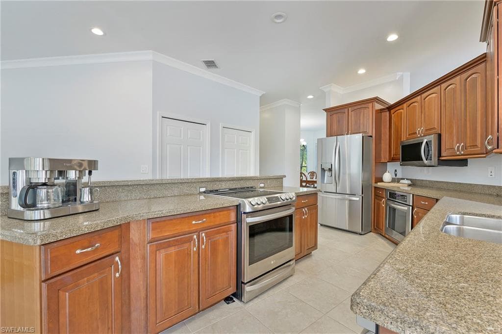300 Wentworth CT-24