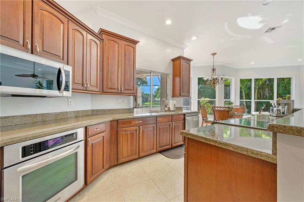 300 Wentworth CT-21