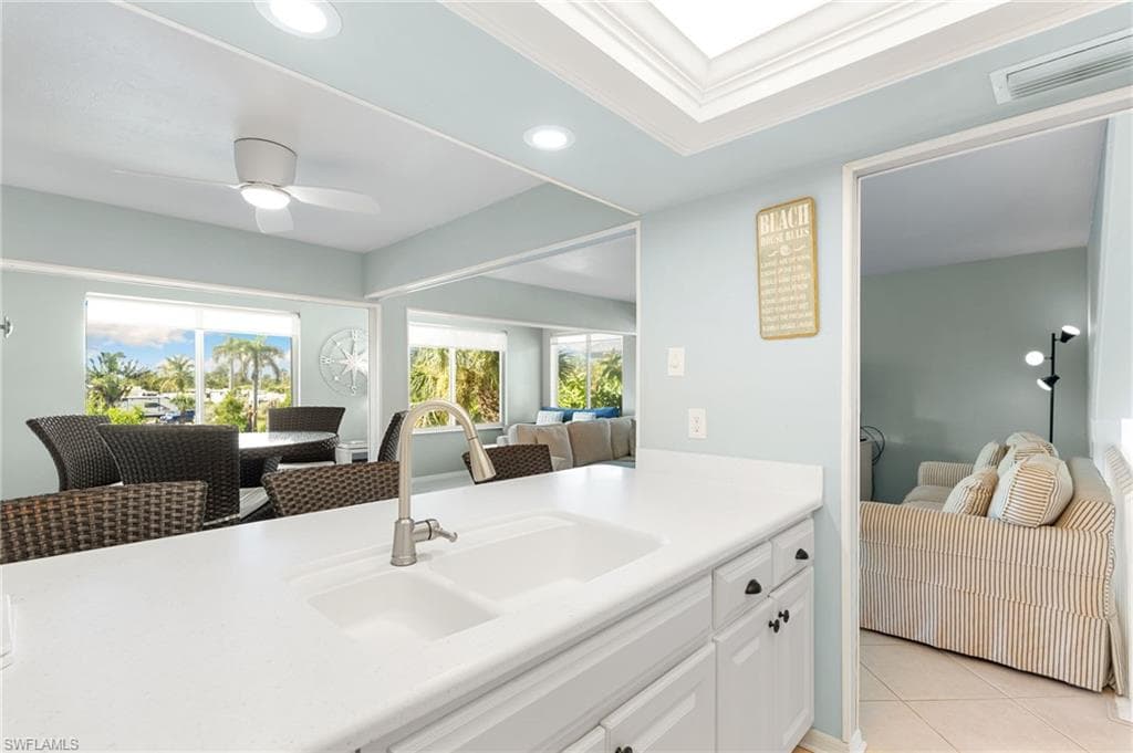 1039 Beach RD 104-12