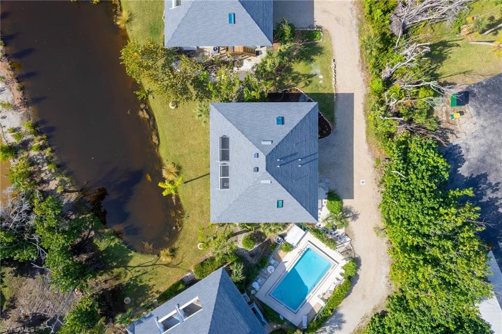 1039 Beach RD 104-33