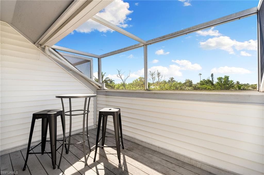 1039 Beach RD 104-25