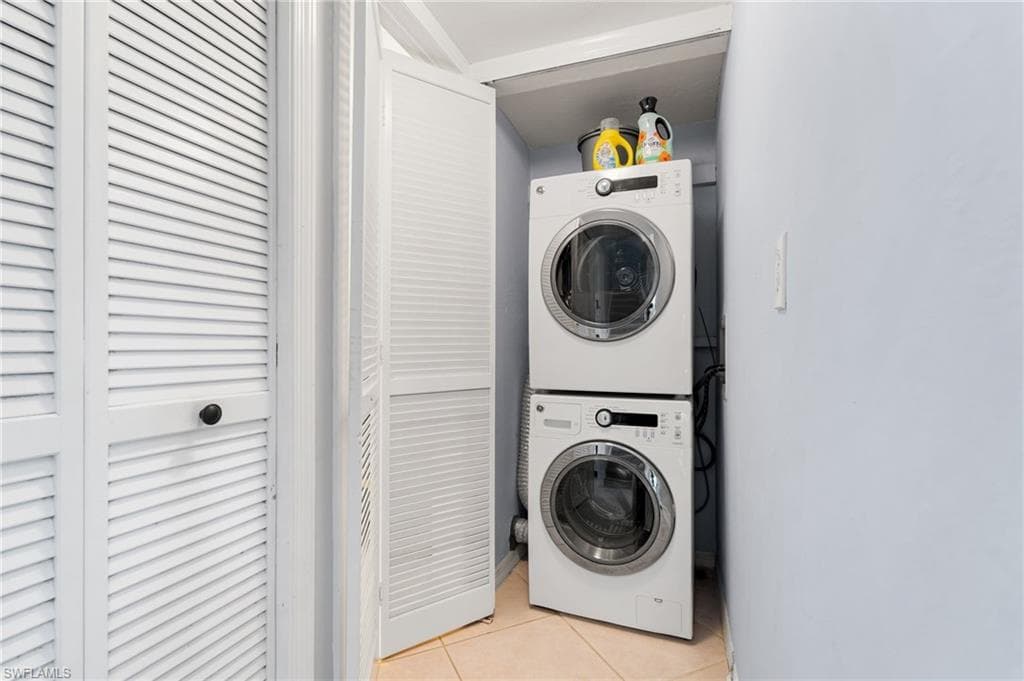 1039 Beach RD 104-21