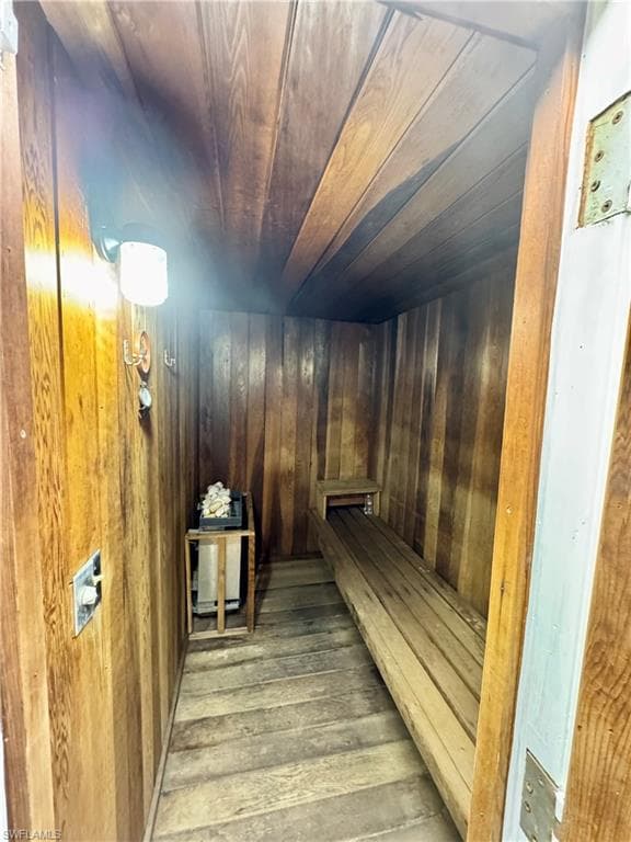 5709 Harbour Club RD-38