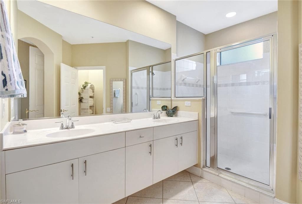 784 Carrick Bend CIR 101-22
