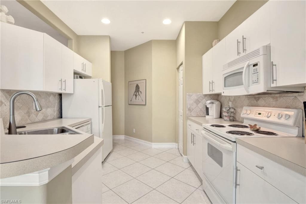 784 Carrick Bend CIR 101-10