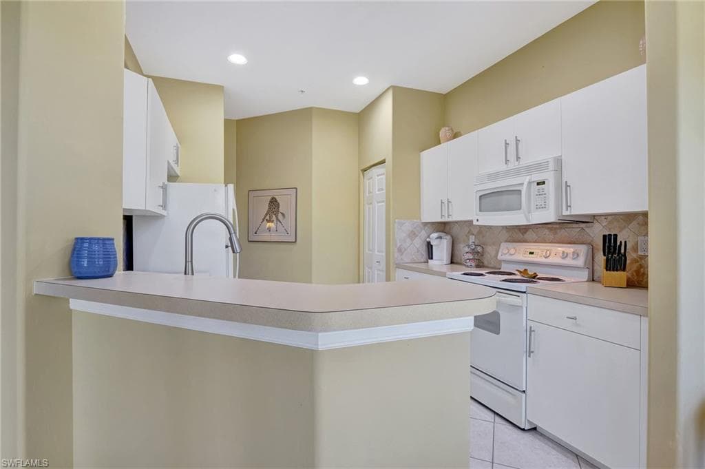 784 Carrick Bend CIR 101-11