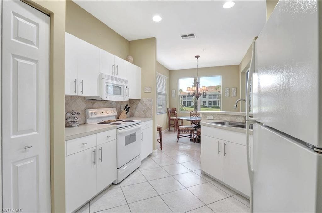 784 Carrick Bend CIR 101-8