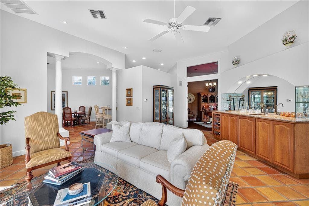556 Eagle Creek DR-27