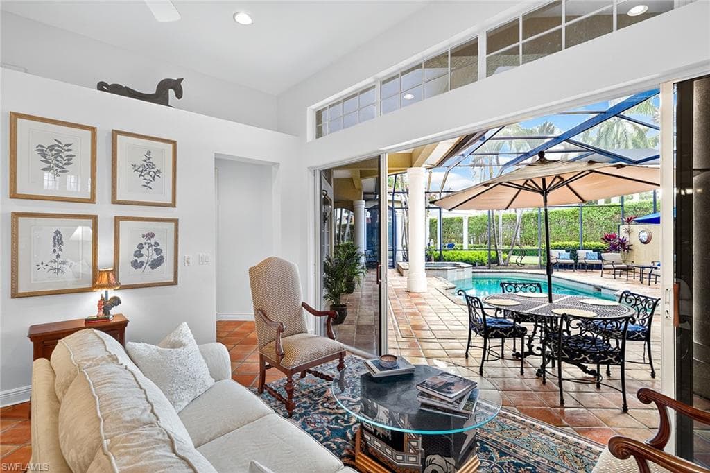 556 Eagle Creek DR-26