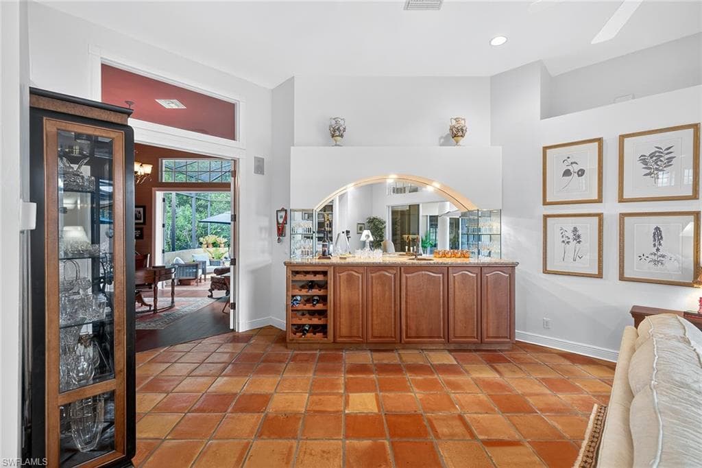 556 Eagle Creek DR-28