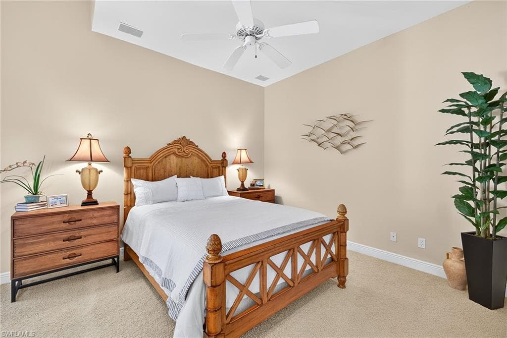 556 Eagle Creek DR-38