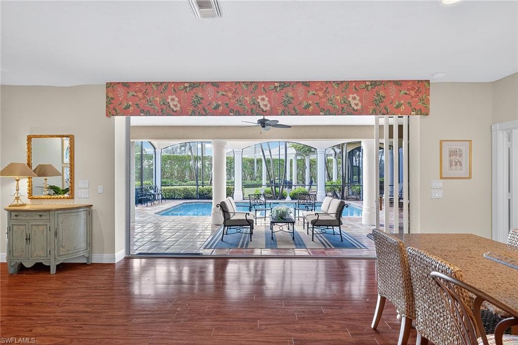 556 Eagle Creek DR-10