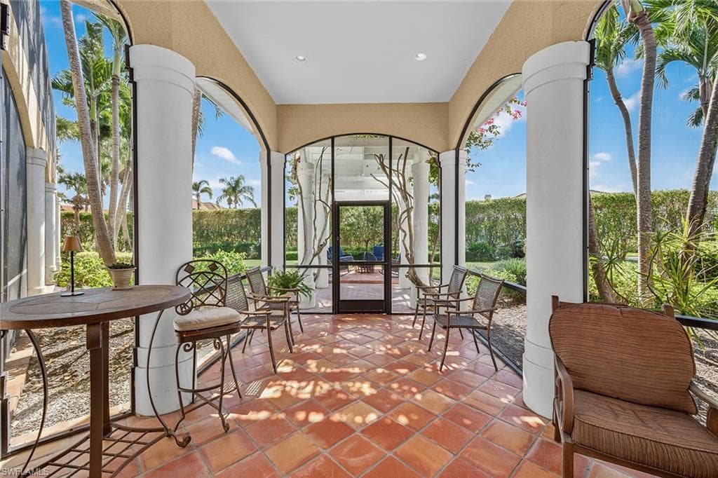 556 Eagle Creek DR-14