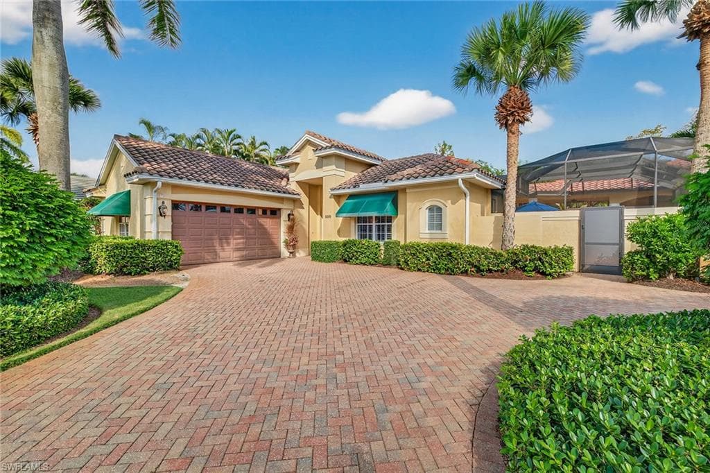 556 Eagle Creek DR-18