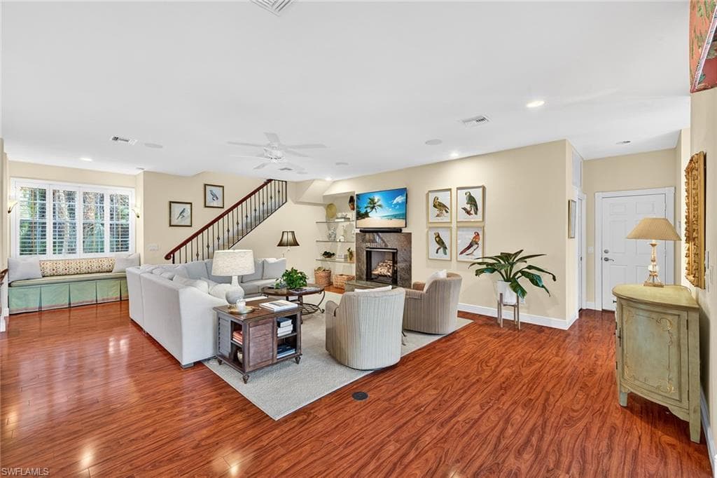 556 Eagle Creek DR-8