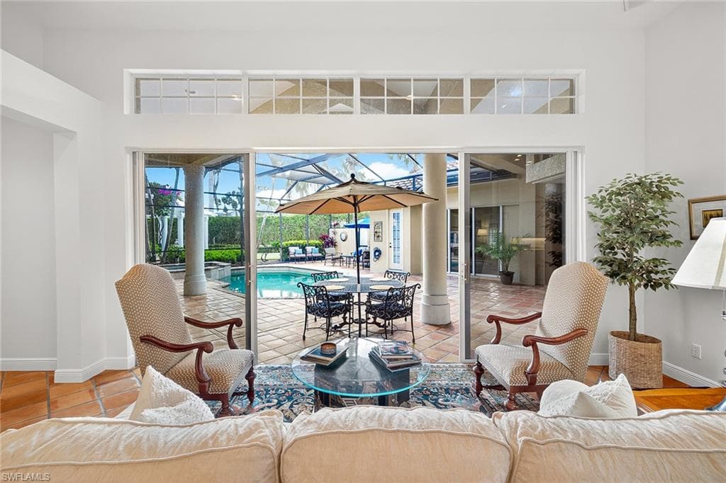 556 Eagle Creek DR-25