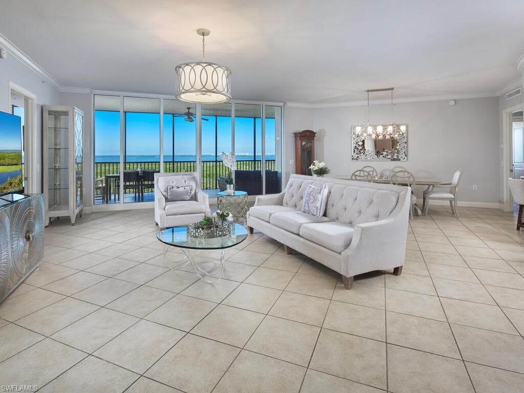 23850 Via Italia CIR 805-5