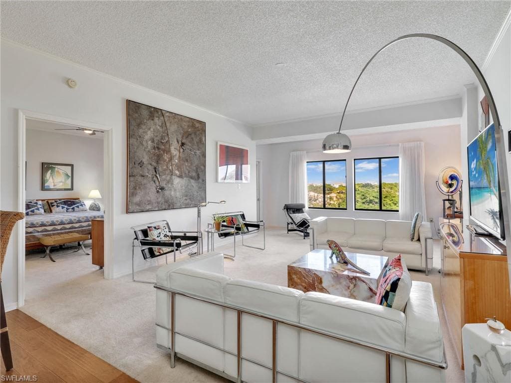 201 Arbor Lake DR 2-504-1
