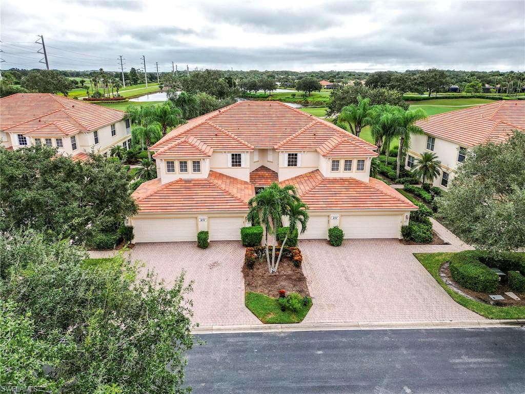 3010 Meandering WAY 102-2