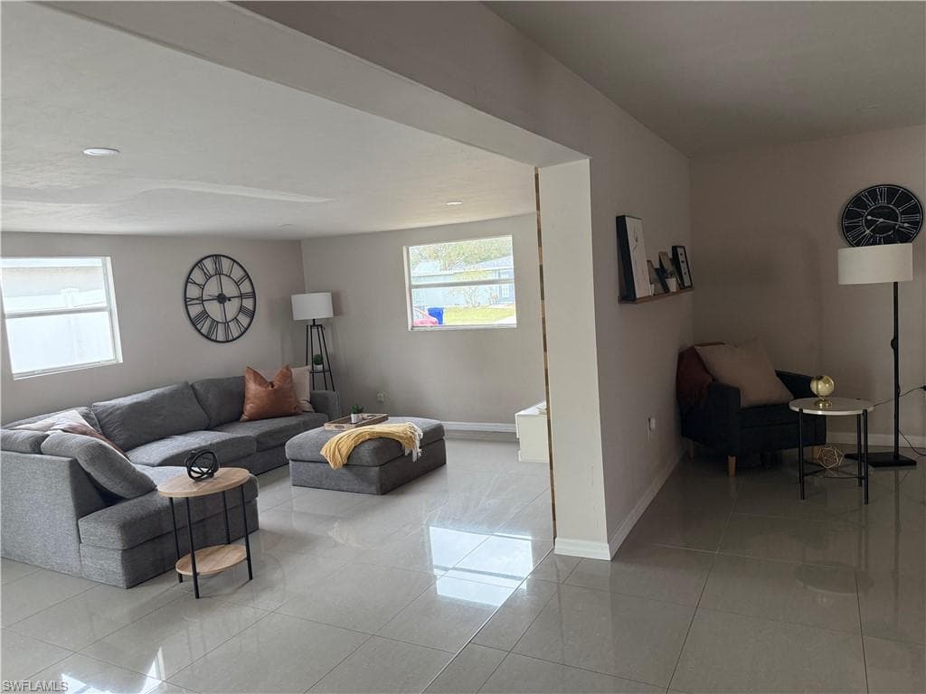 1635 Lowell CT-12