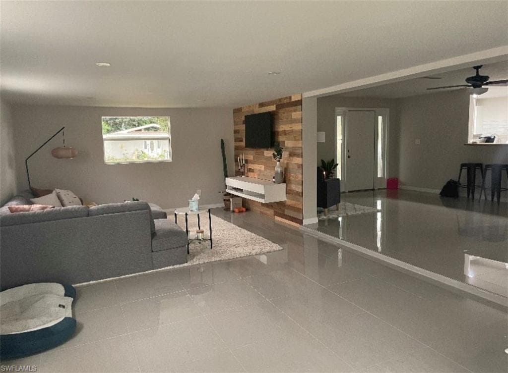 1635 Lowell CT-3