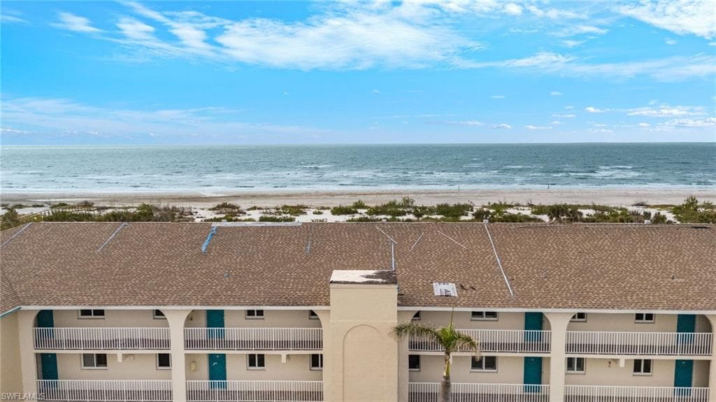 527 E Gulf DR 204-4