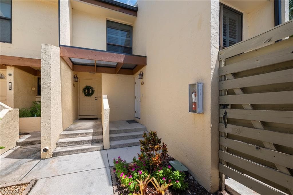 8765 Lateen LN 203-2