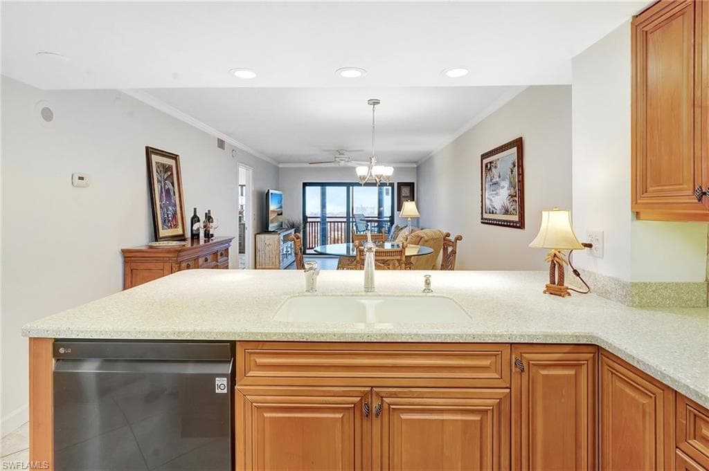 4263 Bay Beach LN 714-11