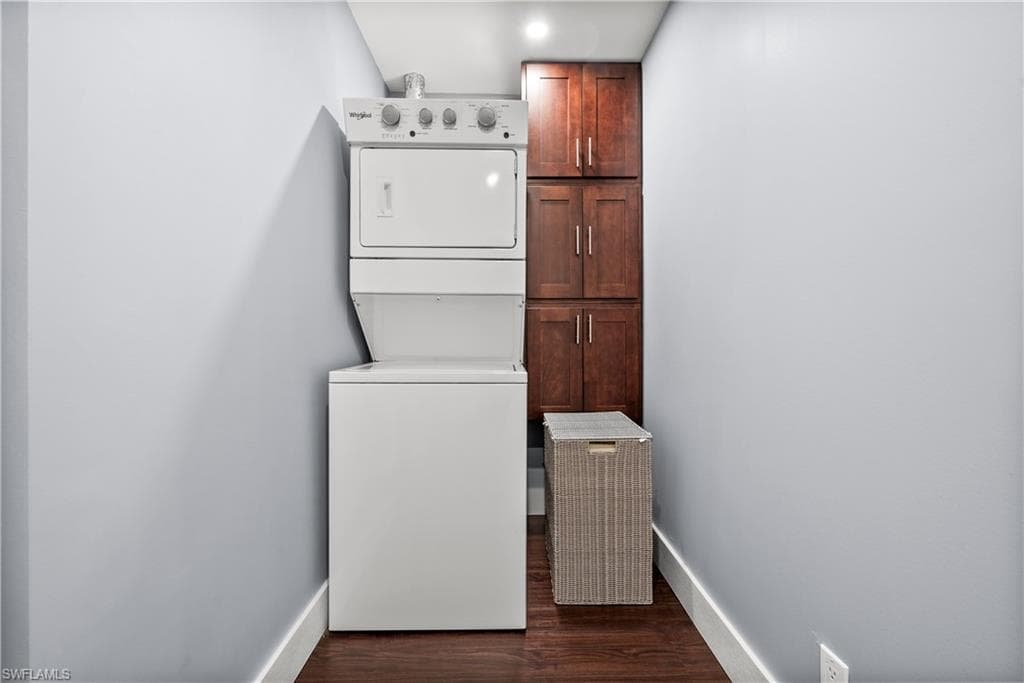 3504 ANTARCTIC CIR S-20
