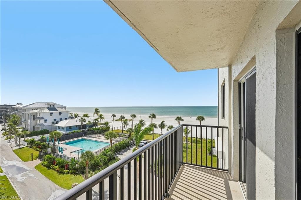2800 Estero BLVD 501-33