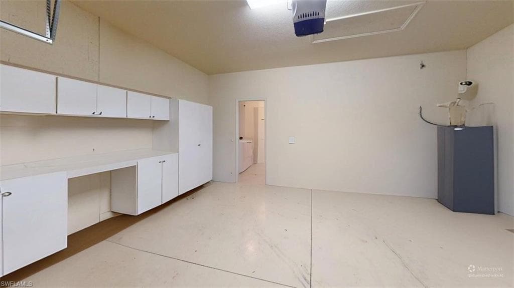 2571 Laurentina LN-28