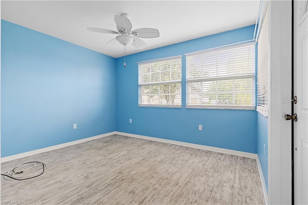 3319 Clubview DR-23