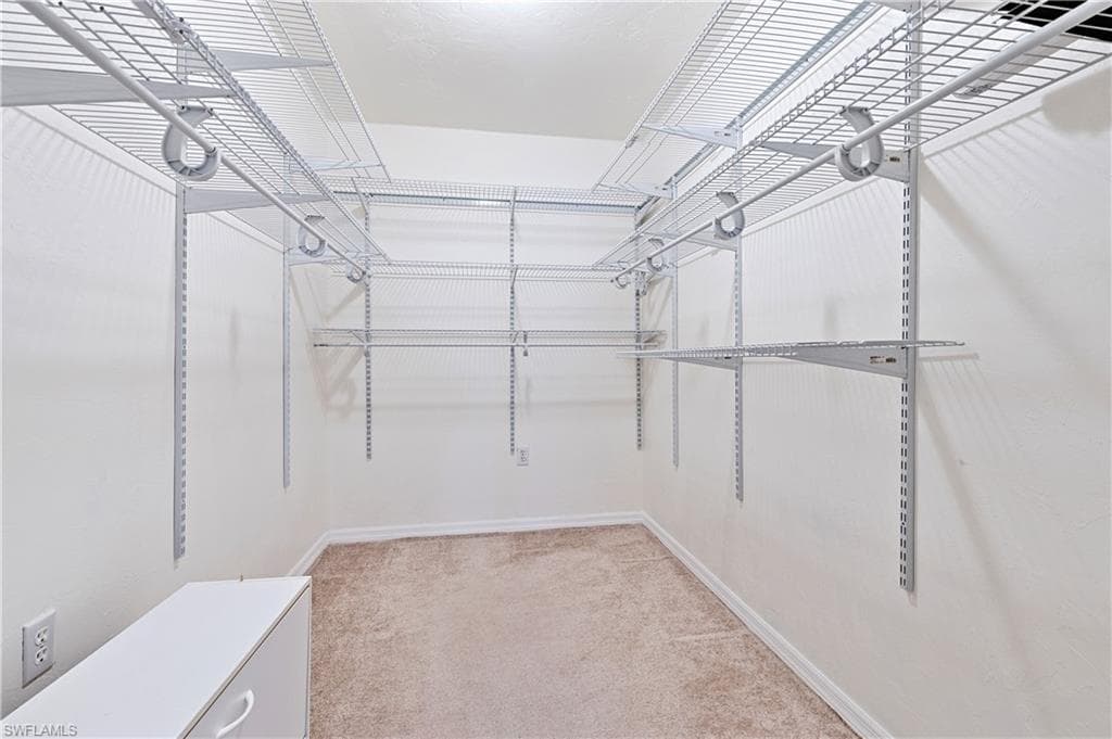 3319 Clubview DR-17