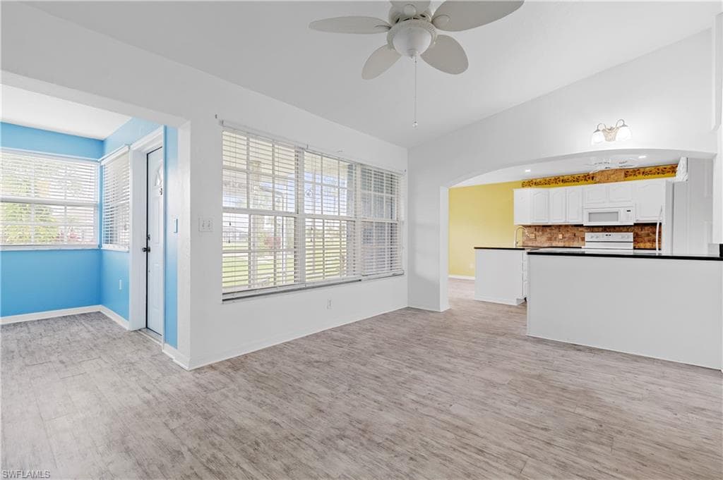 3319 Clubview DR-14