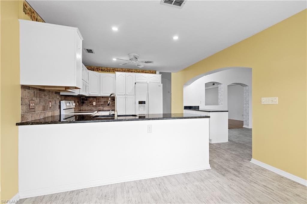 3319 Clubview DR-11