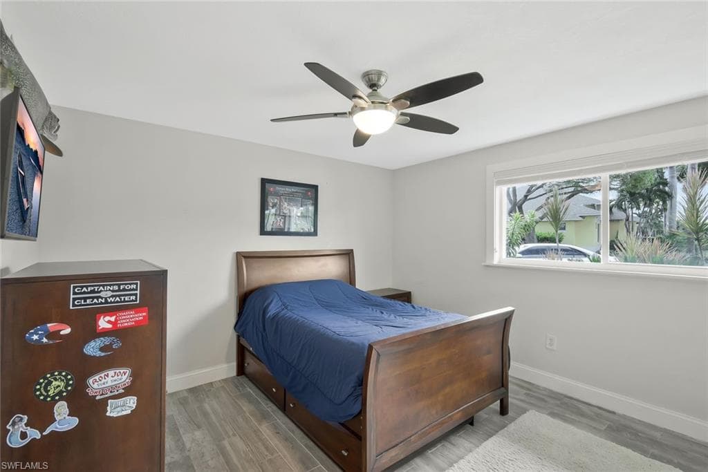 5943 Baker CT-24