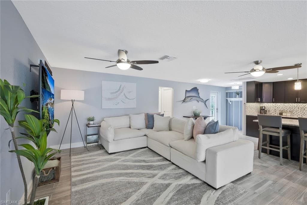 5943 Baker CT-10